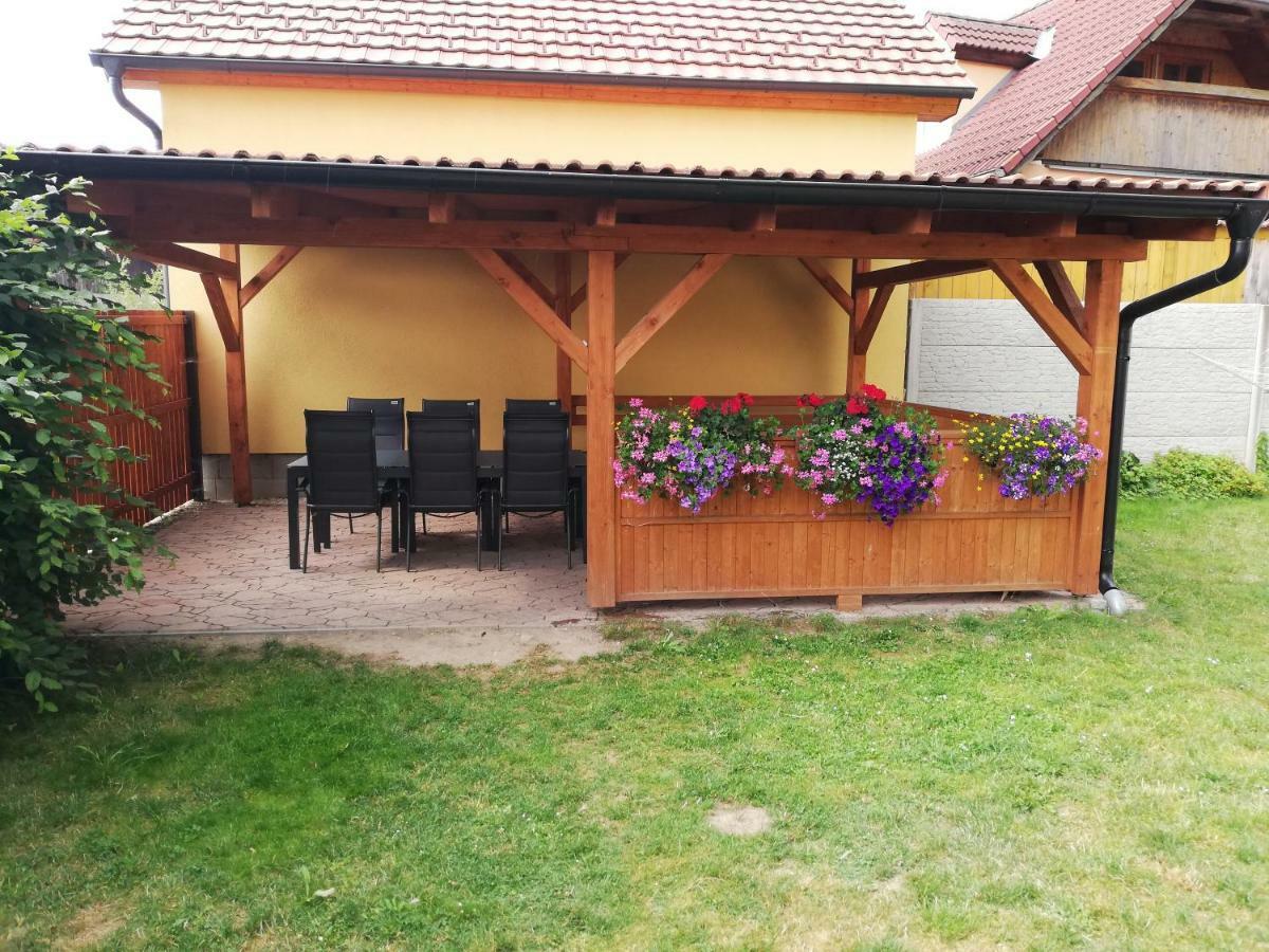 Chata Černá v Pošumaví エクステリア 写真